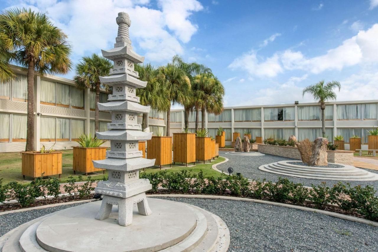 West Wing Hotel, Ascend Hotel Collection Tampa Exterior photo